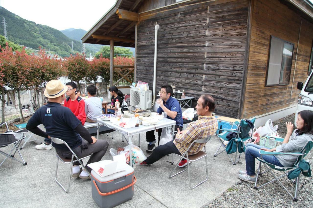 美濃田の淵キャンプ村 Hotel Higashimiyoshi Eksteriør billede